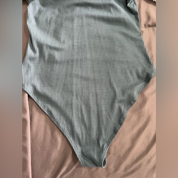 *NWT* FOREVER 21 TEAL RIBBED BODYSUIT - MEDIUM - Picture 5 of 7